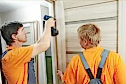 Установка межкомнатных дверей.